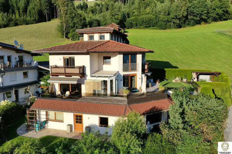 Traumhaftes, elegantes und großzügiges Wohnhaus in ruhiger Sonnenlage mit Panoramablick auf das Zillertal