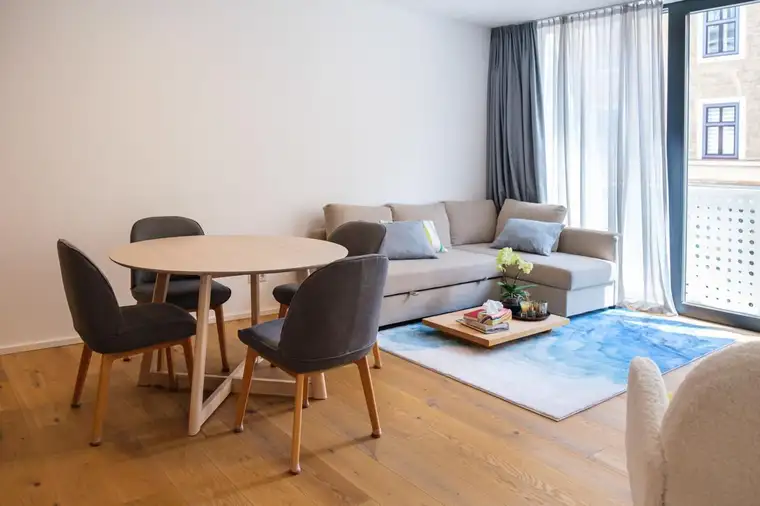 Zentrale, möblierte Zweizimmerwohnungmit TG-Platz