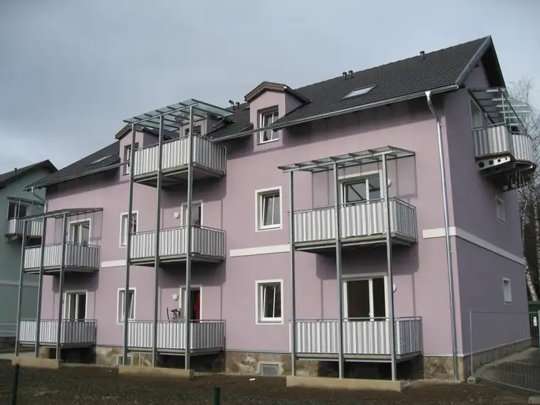 Fohnsdorf: Schöne 3-Zimmer-Wohnung mit Küche und Balkon im Dachgeschoß
