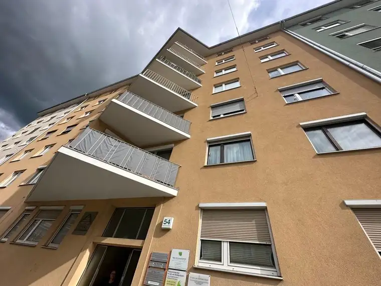 Im Herzen von GRAZ: Helle Wohnung mit Balkon und Gemeinschafts-Dachterrasse in St. Leonhard!