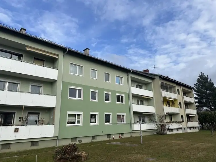 FOHNSDORF: Schöne, sanierte 2-Zimmer-Wohnung mit moderner Küche