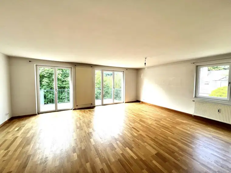 Ruhige, gut geschnittene und helle 3-Zimmer-Balkonwohnung in bester Wohnlage in Neustift am Walde (!)