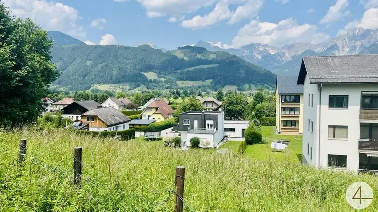 Baugrundstück mit Panoramablick auf die Berge