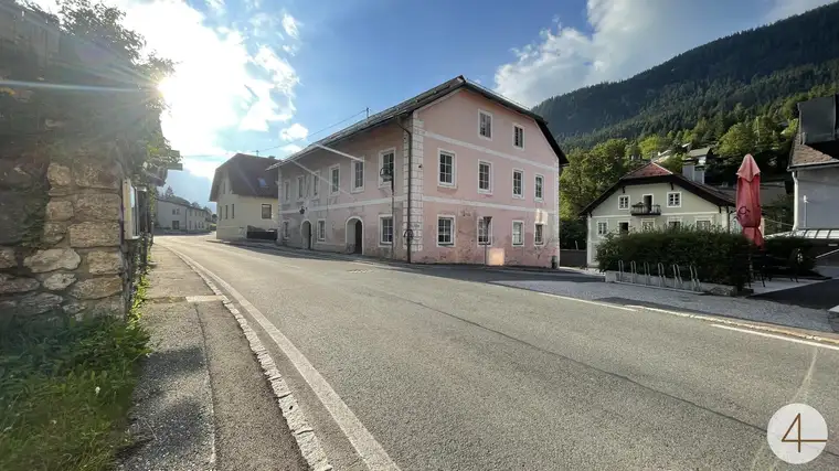 Mehrfamilienhaus mit enorm viel Potential in Bad Bleiberg