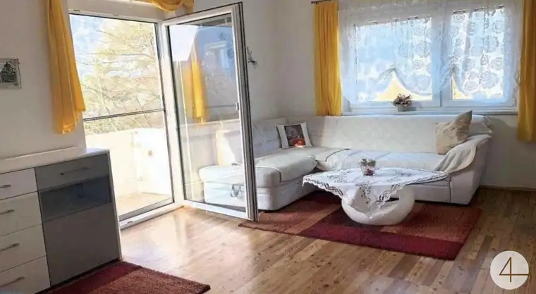 Möblierte Wohnung mit Balkon im 1. Stock - provisionsfrei