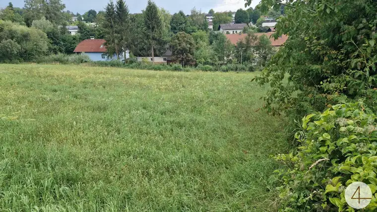 MB Mischbaugebiet Thalheim bei Wels neben der B138