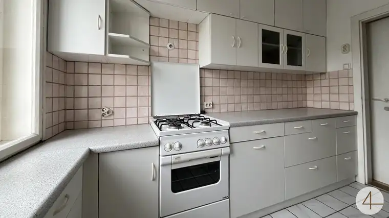 Ruhige Lage mit Grünblick! 3-Zimmer Wohnung – in 10 Minuten am Stephansplatz – Gartenbenützung!