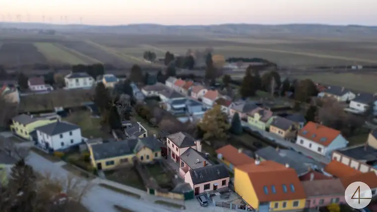Ihr Traum-Einfamilienhaus in Angern an der March – gepflegt mit großem Garten ! Fußläufige Bahnhofsnähe !