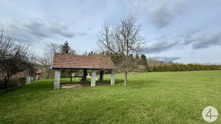 Haus mit großer angrenzender Wiese 20 Min. von Gars / Kamp oder Horn