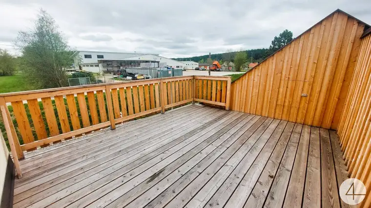 Terrassenwohnung mit Hauscharakter!
