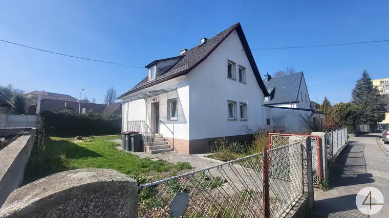 Einfamilienhaus mit Keller, Garage &amp; Luftwärmepumpe