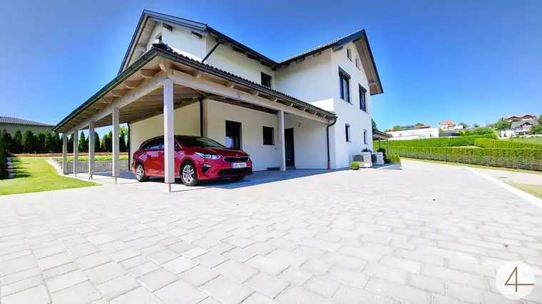 Traumhaftes Doppelhaus mit großer Terrasse