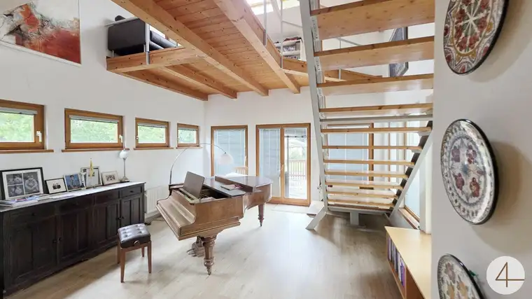 Zweifamilienhaus mit ca. 300 m² Wohnfläche