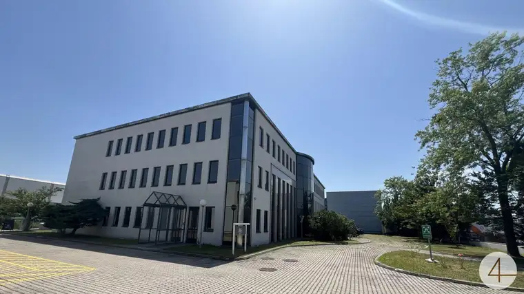 ab 10€/m2 Büroflächen bis 300m2 - individuell Flächengrößen verfügbar - Parkplätze - Kantine im Haus - gute Verkehrsanbindung