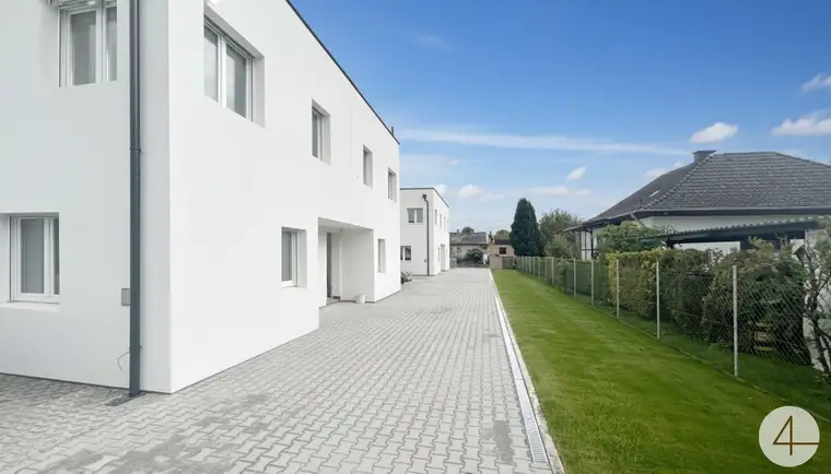 Top-Neubau in Markgrafneusiedl: 5-Zimmer-Ziegelhaus mit Eigengarten, Balkonen 2 Stellplätze – schlüsselfertig!