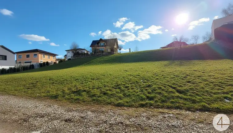 Baugrundstück in sonniger Südhanglage