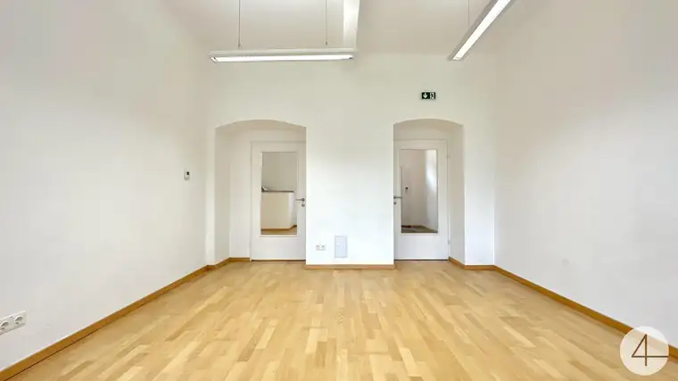 Geschäftslokal ideal für Verkaufs-, Büro- oder Dienstleistungslokal