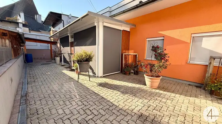 Geschäftsräumlichkeit mit Privatsphäre im Zentrum