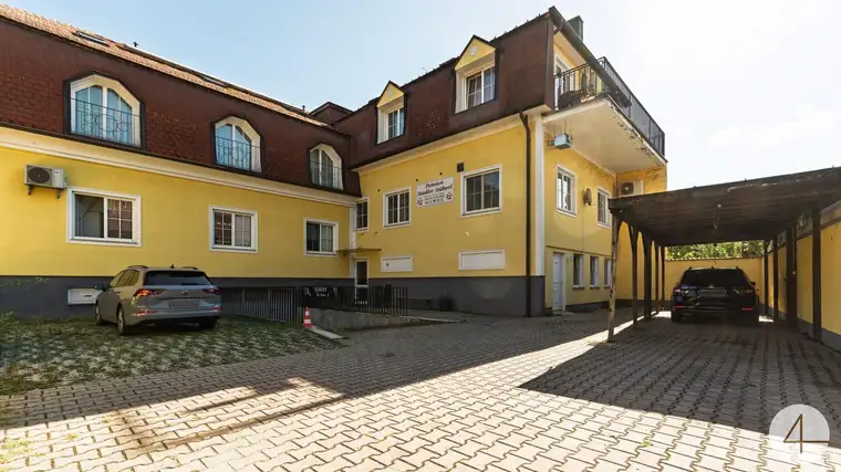 Vollvermietetes Anlageobjekt in Groß-Enzersdorf - Pension mit 19 Zimmern &amp; 3 Geschäftslokalen