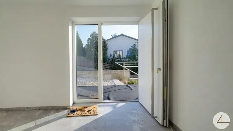 Niedrigstenergiehaus mit 3 Garagen