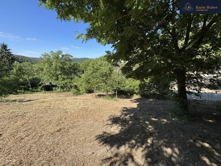 Einzigartiges Villengrundstück mit unverbaubarem Weitblick in Weidling