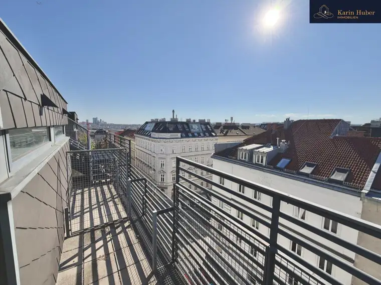 Neuwertige 3-Zi Dachgeschoß-Wohnung mit Terrasse und Balkon in 1150 Wien, 86m²