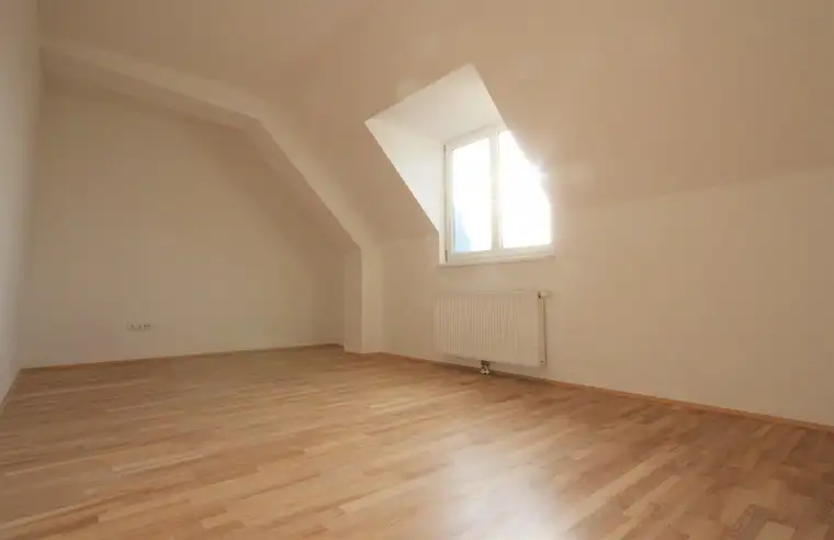 Traumhafte 3-Zimmer-Dachgeschosswohnung im 20. Bezirk!