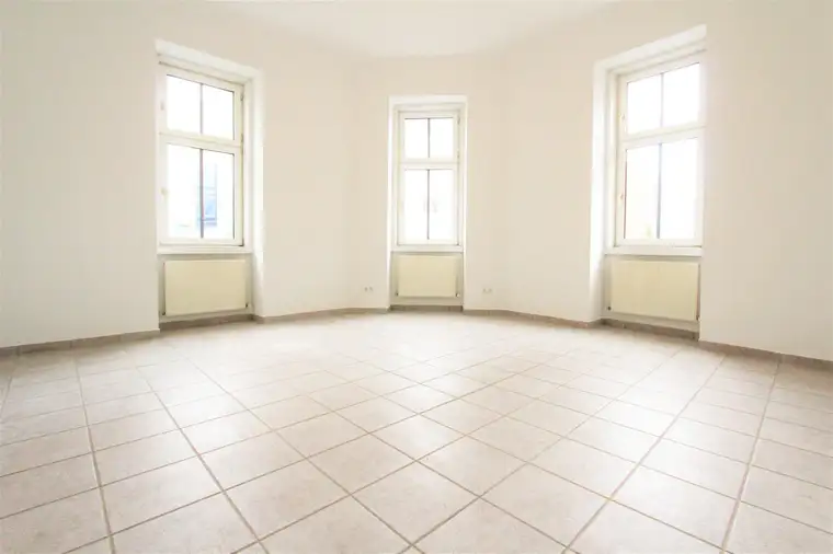 HELLE 1-ZIMMERWOHNUNG IM 15.!