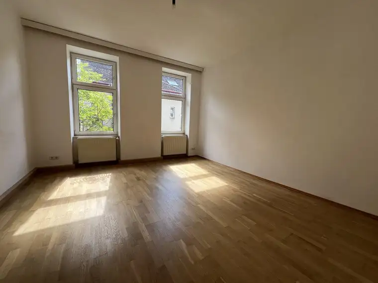 HOFSEITIGE 1-ZIMMER-WOHNUNG AM WÄHRINGER GÜRTEL 18.BEZIRK!