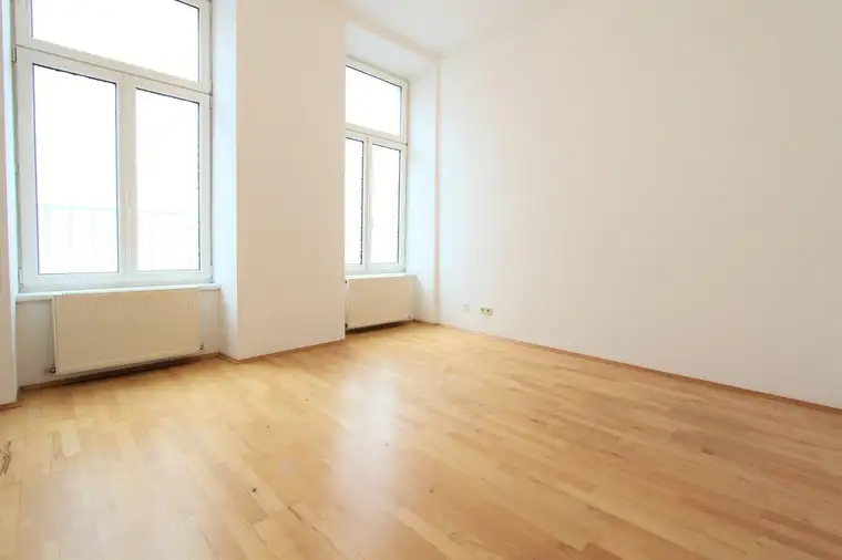 ZENTRAL GELEGENE 3-ZIMMER EG-WOHNUNG IM 15.BEZIRK!