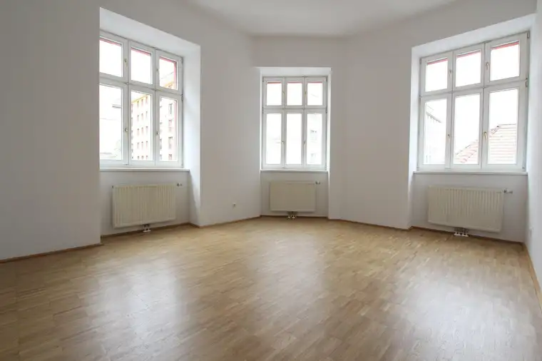 HELLE 2-ZIMMER-WOHNUNG-NÄHRE-REUMANNPLATZ!