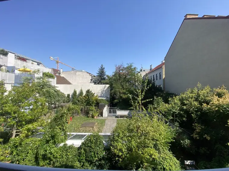 RUHIG GELEGENE 2-ZIMMER WOHNUNG MIT BALKON DIREKT BEIM BRUNNENMARKT 16.BEZIRK!