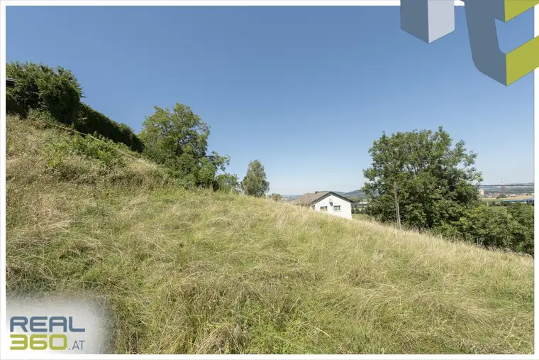 Sonniges Hanggrundstück in Stadtnähe mit Wohnbauwidmung! (Gst. West)