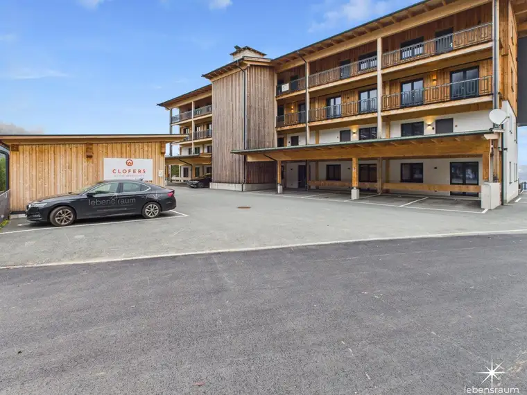 Traumhafte 5-Zimmer-Wohnung in Sonnleitn: Neuwertig, 3 Balkone. Direkt im Schigebiet Nassfeld (100 Meter vom Lift entfernt).