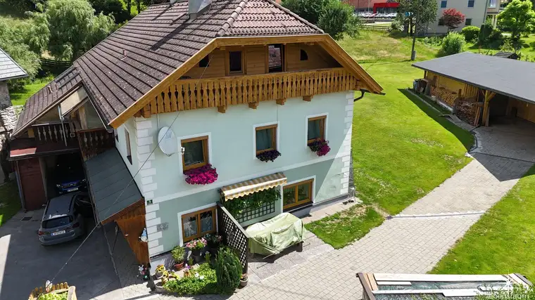 Historisches Juwel mit grenzenlosem Potenzial: Zweifamilienhaus auf knapp 3.000 m² Bauland mit Ausbaupotential in Greifenburg.