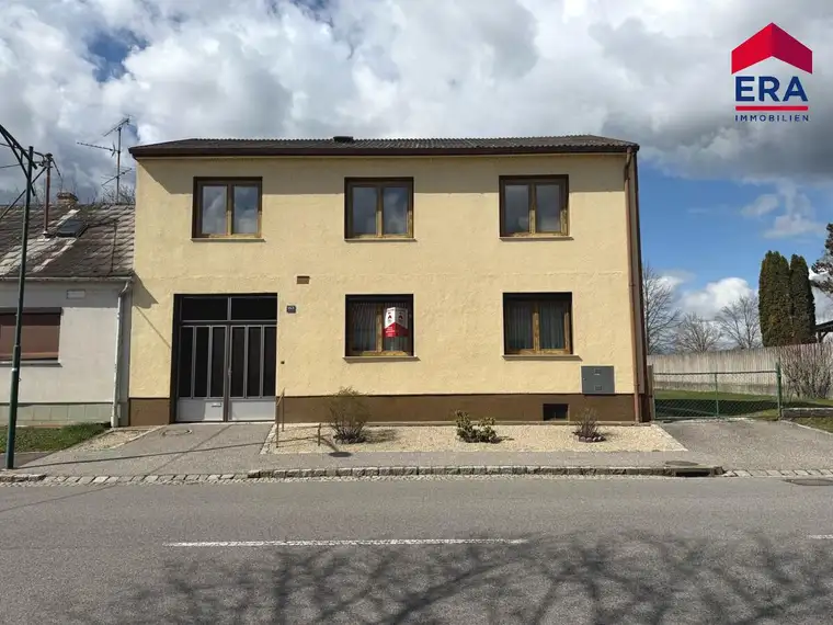 *RESERVIERT* Familienidyll im Grünen – Geräumiges Einfamilienhaus mit großem Garten