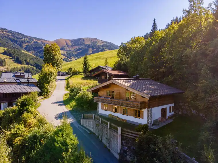 Charmantes Doppelhaus mit Ski-in/Ski-out und Zweitwohnsitzwidmung