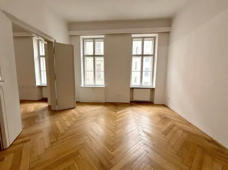 Hofseitiges Ruhiges zwei Zimmer Altbaubüro 58m²!