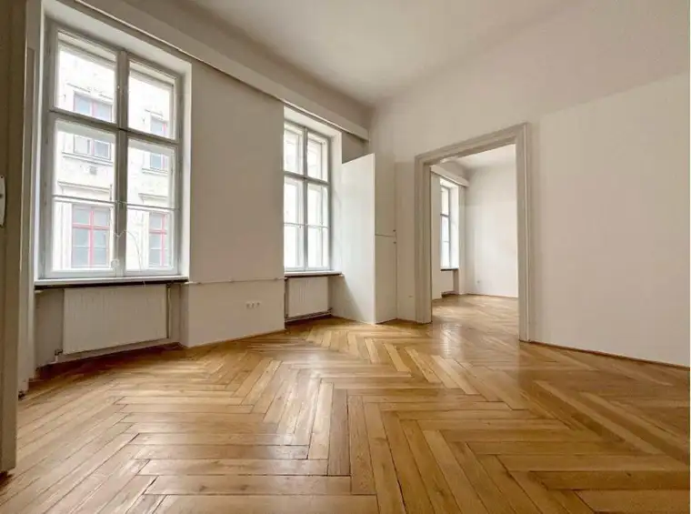 Hofseitiges Ruhiges zwei Zimmer Altbaubüro 58m²!