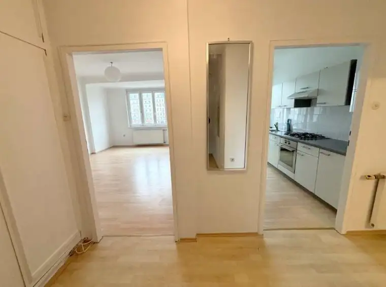 Erstklassige Lage - Büro - Praxis mit Loggia - Nähe Innere Stadt
