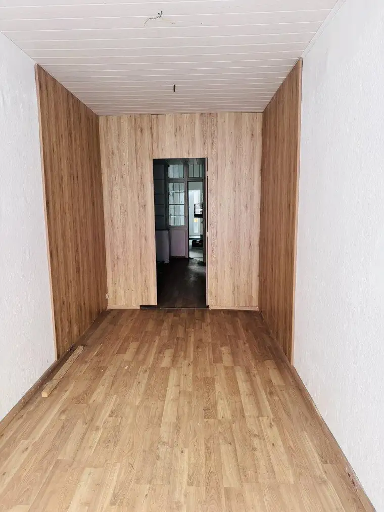 Renovierungsbedürftige Bürofläche!