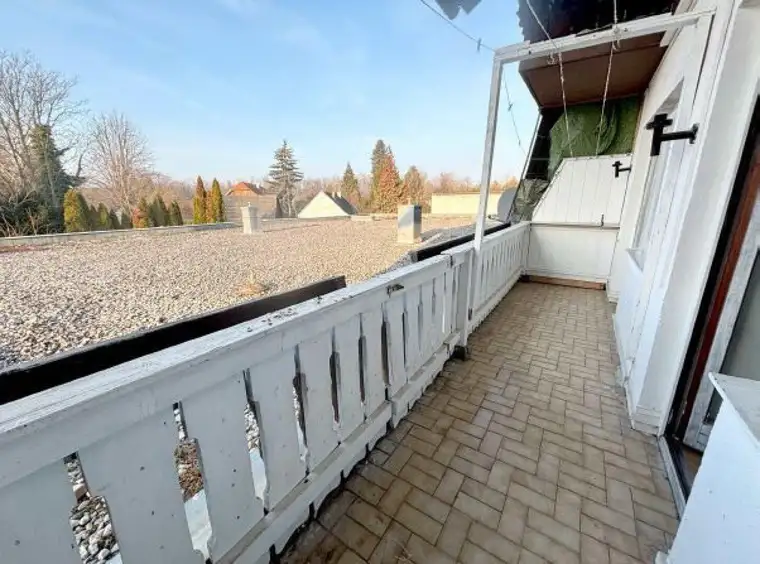 Drei Zimmer Wohnung mit Balkon und Stellplatz!