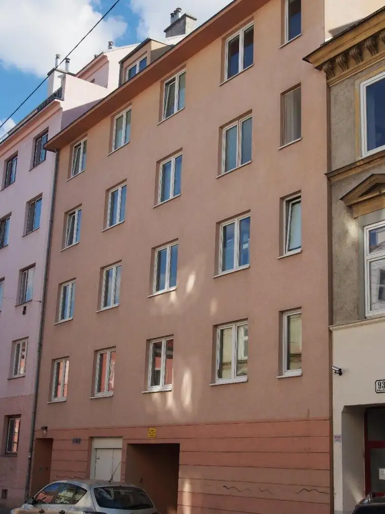 Stapelparkplatz Nähe Mannerfabrik!