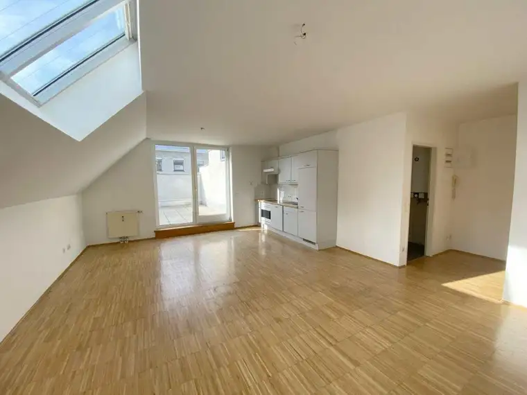 Laurenz Lindenberger, Lind Immobilien