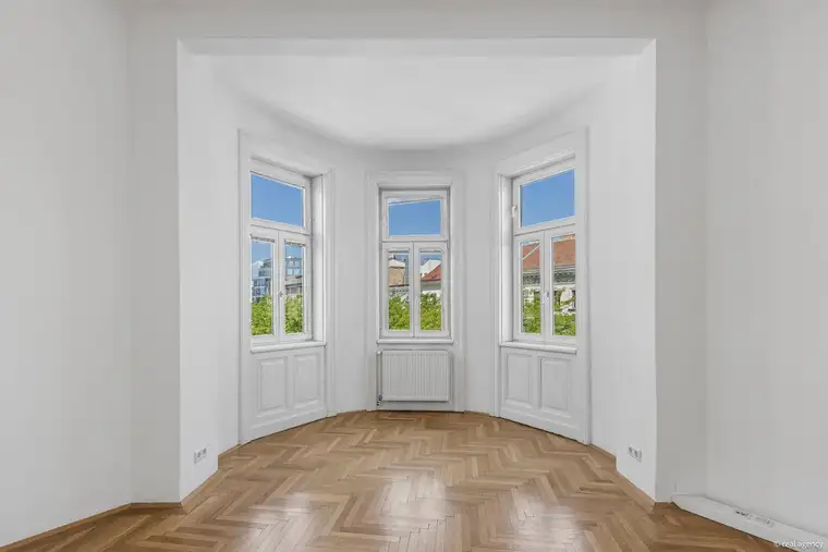 Neuwertiges Büro auf der Mariahilfer Straße mit Aufzug &amp; U-Bahn-Nähe im 1060 Wien zu mieten!