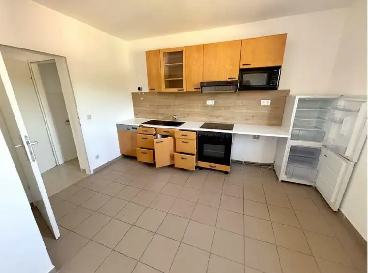Dachgeschoss - Zwei Zimmerwohnung mit Essküche!