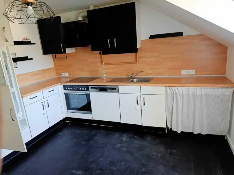 Traumaussicht im Dachgeschoß ab sofort oder später! 5,5-Zimmerwohnung - Heizung inklusive