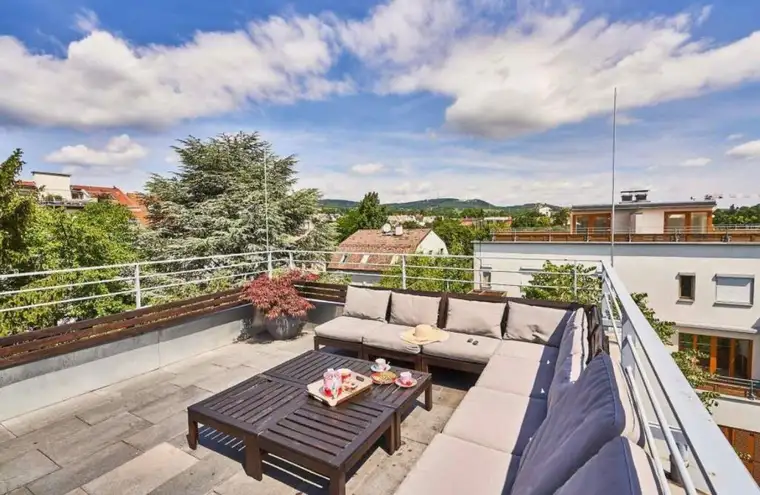 Wunderschöne Maisonette-Wohnung mit einer Panorama-Dachterrasse nahe Wienerwald!