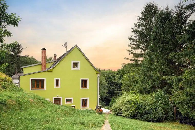 SUPER ANGEBOT!!! 6-Zimmer-Haus in 1140 Wien zu einem unschlagbaren Preis + ENTWICKLUNGSMÖGLIHKEIT!!!