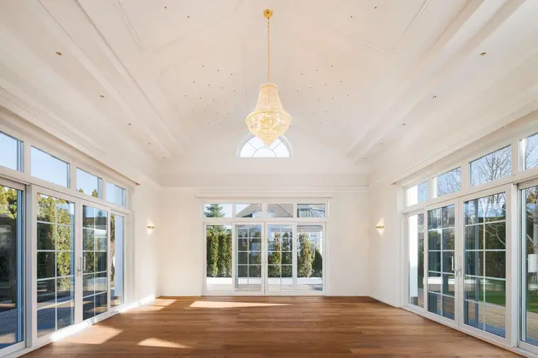 SUPER ANGEBOT!!! 400 M2 LUXUSVILLA mit 4 Schlafzimmer mit Pool und Kamin im Wohnpark „Fontana“